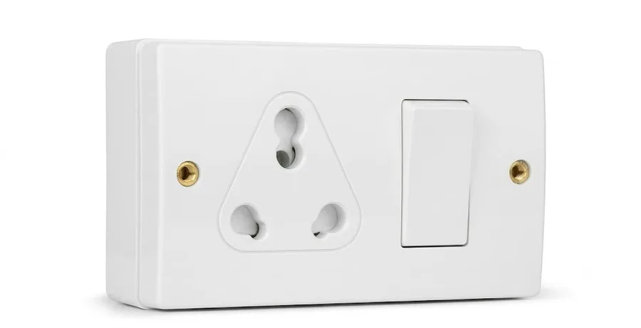 Anchor Penta Urea Capton 6A/16A S.S Comb. With Shutter White 6A/16A S.S. Combined With JB Box with 2 Fixing Holes (Model 39996)